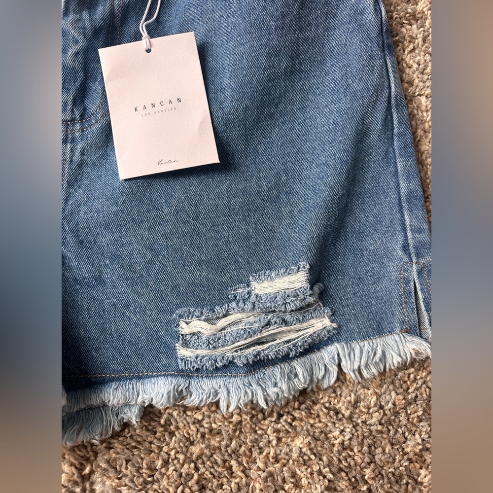 NWT Kancan Los Angeles Cinch Waist Denim Distressed Shorts Small - Picture 5 of 6